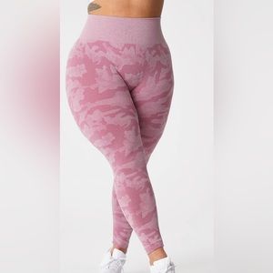 NVGTN PINK CAMO SEAMLESS LEGGING